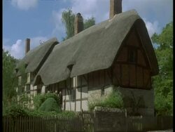 Thatched Tudor Cottage, Stratford-upon-Avon - Anne Hathaway's house (wife of Shakespeare) Stock Footage