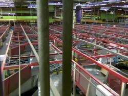 MS PAN Parcels being sorted on conveyor belts in  FedEx Depot / Memphis, Tennessee, United States Stock Footage