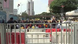 CLEAN : Malaysians gather in capital to demand reform PMs ouster (2) News Clip