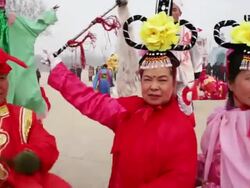 MS PAN Chinese folk artists dressed as figures in Chinese mythology pose at temple fair to celebrate Chinese spring festival AUDIO / xi'an, shaanxi, china Stock Footage