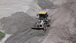 Earthmover leleving the ground Stock Footage