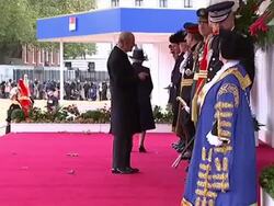Duke & Duchess Of Cambridge Join The Queen In Welcoming The President of Singapore News Clip