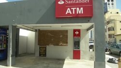 El dinero empieza a escasear en un Puerto Rico devastado News Clip