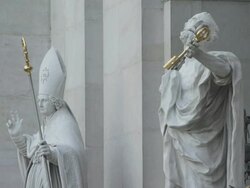 ZI statues on the facade of Salzburg Cathedral of St. Rupert's Stock Footage