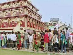 MS Tourists at Dakshineshwar Temple / Kolkata, West Bengal, India Stock Footage