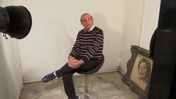 120 year-old camera still draws customers Instructional Video