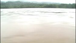 VOICED : Bolivia, castigada por inclemencia de llu News Clip