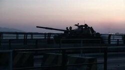 CLEAN : South militias fight Huthis near Aden airport News Clip