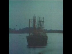 SYND 24 2 73 CONVOY OF SHIPS ARRIVES IN BESEIGED CAMBODIAN CAPITAL News Clip