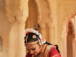 Bharatanatyam dancer performing in the palace, Ballabgarh, Haryana, India Stock Footage