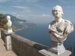 MS TD Marble busts of terrace of infinity at garden of villa Cimbrone with Tyrrhenian sea / Ravello, Campania, Italy Stock Footage