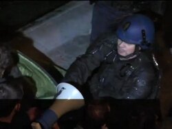 Police forcibly break up tent protest near Louvre held for homeless News Clip