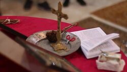 Bible and crucifix Stock Footage