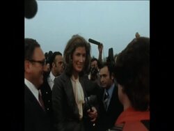 SYND 1-5-74 KISSINGER MEETS SADAT IN ALEXANDRIA News Clip