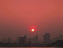 HD Timelapse:Moments at sunrise the morning of Bangkok city. Stock Footage