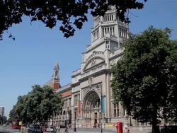 VICTORIA AND ALBERT MUSEUM Stock Footage