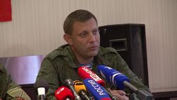 CLEAN : Ukraine rebel leader claims French experts joining separatists News Clip