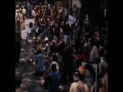 CUTS 8/5/80 PRO AND ANTI-KHOMEINI IRANIAN STUDENTS CLASH OUTSIDE IRANIAN EMBASSY IN DELHI News Clip