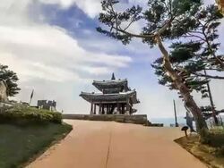 WS T/L POV DS View of tourist roaming at Suwon Seojangdae castle (Unesco World Heritage) / Suwon, Gyeonggi do, South Korea Stock Footage