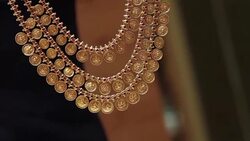 CLEAN : Gold glitters for India's leaders but jewellery guarded tight News Clip