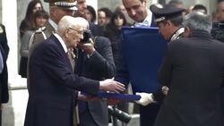 Italy - Italian President Giorgio Napolitano announces his resignation / Sergio Mattarella sworn in as new president Instructional Video