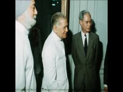 SYND 23 5 76 MADAM BINH MEETS GANDHI AND PRESIDENT AHMED IN DELHI News Clip