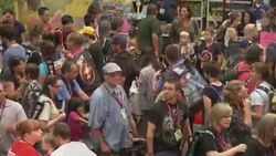 Actor Daniel Radcliffe, in San Diego last weekend to promote his new film "Horns," donned a Spider-Man suit to anonymously visit the Comic-Con convention floor. (July 28) News Clip