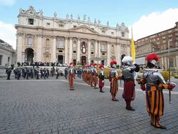 ATMOSPHERE: A general view of St. Peter's Square d Stock Footage