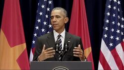 Obama speaks at convention centre in Vietnam News Clip