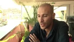 CLEAN : Cannes Diab shows craziness of Egypt revolution with Clash News Clip