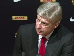 Man Utd 8-2 Arsenal Arsene Wenger Stock Footage