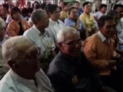 More than 300 people celebrate pro-democracy icon's 65th birthday News Clip