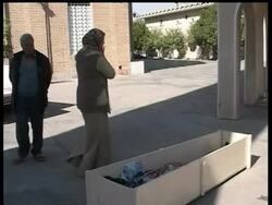 Mortars hit a girls school in Baghdad, while Iraqi troops take on militants in the holy city of Najaf. News Clip