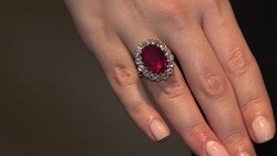 CLEAN : FILE Blue Moon diamond fetches record $43 mn News Clip