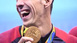 VOICED : El adios de Michael Phelps News Clip