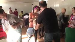 Young Kurdish Syrian refugees learn computing skills News Clip