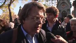 Rupert Everett unveils renovated Oscar Wilde tombstone in Paris News Clip