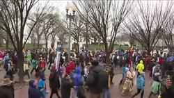CLEAN : Native Americans march on White House over Dakota pipeline News Clip