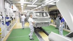 CLEAN : STOCKSHOTS: VW puts 10-mn-euro cap on exec pay after dieselgate News Clip