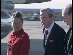 UK: WARREN CHRISTOPHER RETURNS TO US AFTER BOSNIA CONFERENCE News Clip