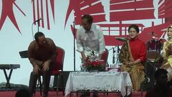 CLEAN : Indonesian president Joko Widodo given rock star welcome in HK News Clip