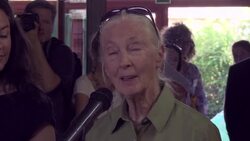 English Ethologist visits the Budapest Zoo News Clip