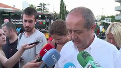 VOICED: Turistas evacuados por el fuego News Clip