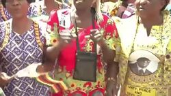 CLEAN : Mugabe attends the funeral of national hero Murozvi News Clip