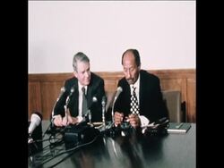 SYND 18 2 77 SECRETARY OF STATE VANCE MEETS PRESIDENT SADAT News Clip