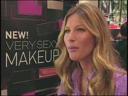 Supermodels celebrate the Very Sexy makeup line News Clip