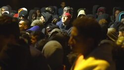 Migrants rush to Calais processing centre Instructional Video