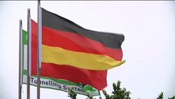 Merkel visits factory with Wen, addresses business leaders News Clip