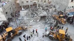 CLEAN : Palestinians evacuate dead after air strike on militant home News Clip