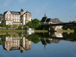 WS Shot of hotel near Moselle river / Bernkastel Kues, Rhineland Palatinate, Germany Stock Footage